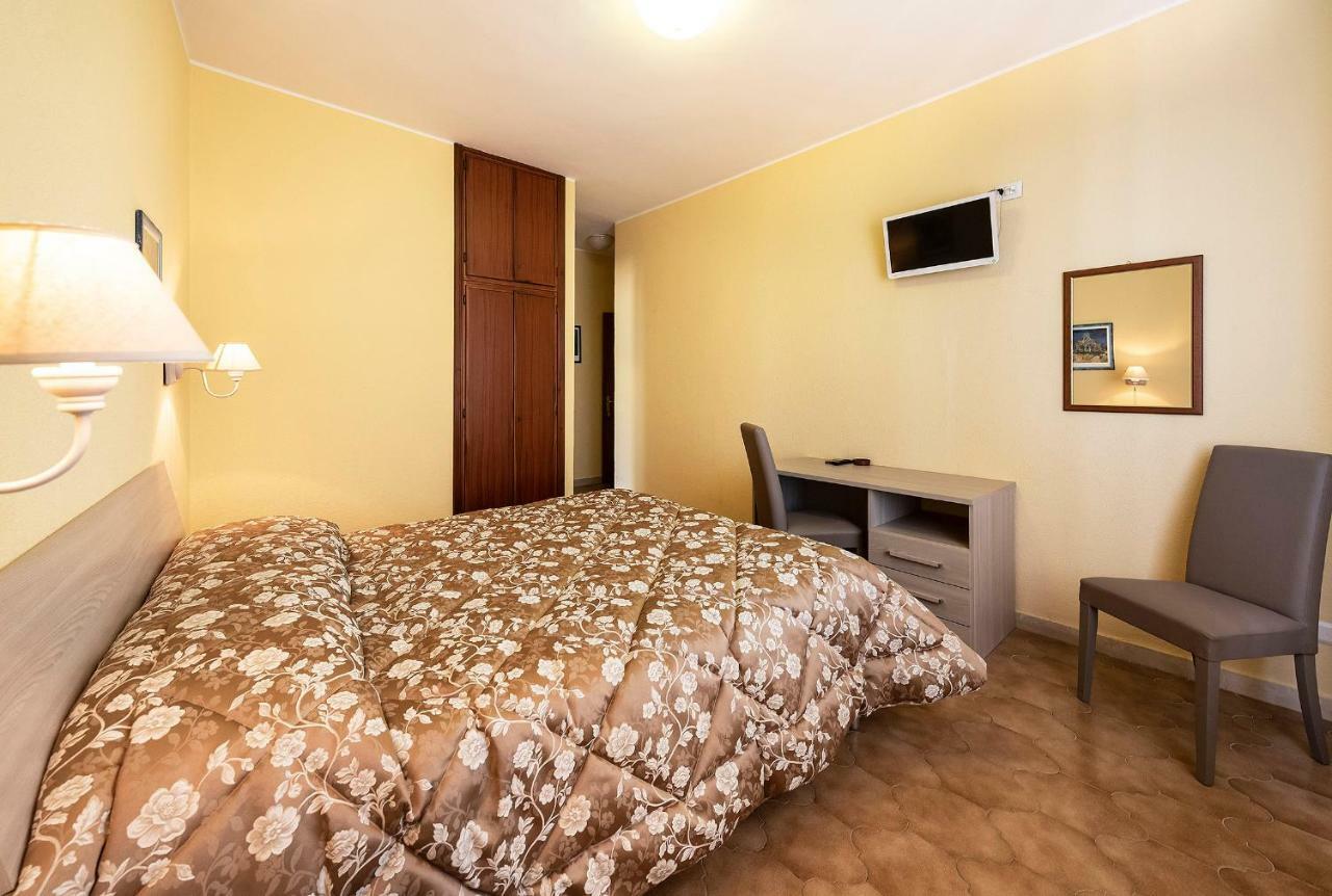 טרקיניה Hotel Aurelia מראה חיצוני תמונה